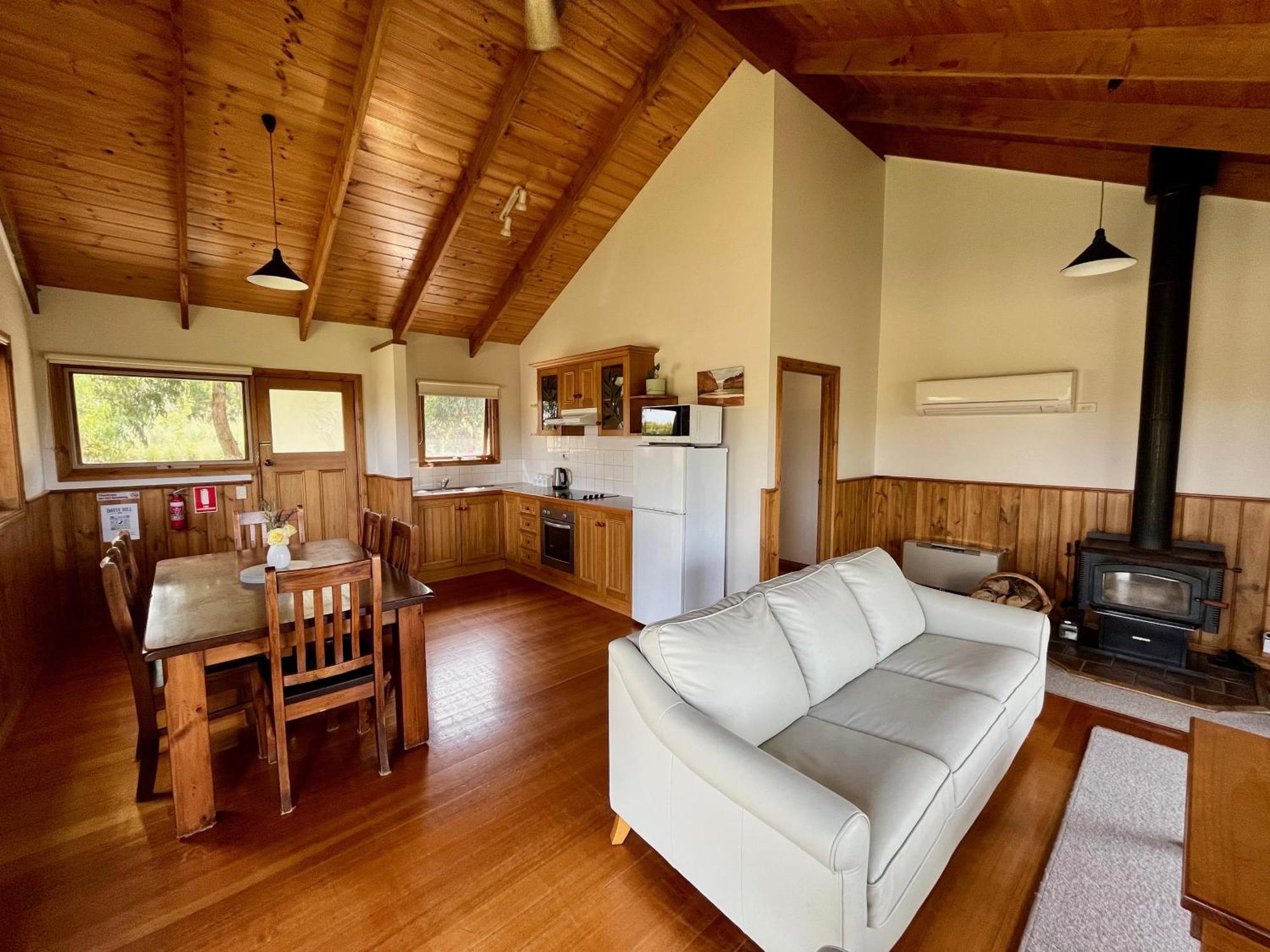 Daysy Hill Country Cottages Port Campbell Ruang foto